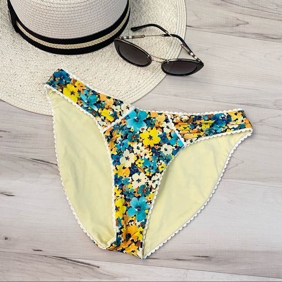 l*space Floral Bikini Bottom - Picture 2 of 16